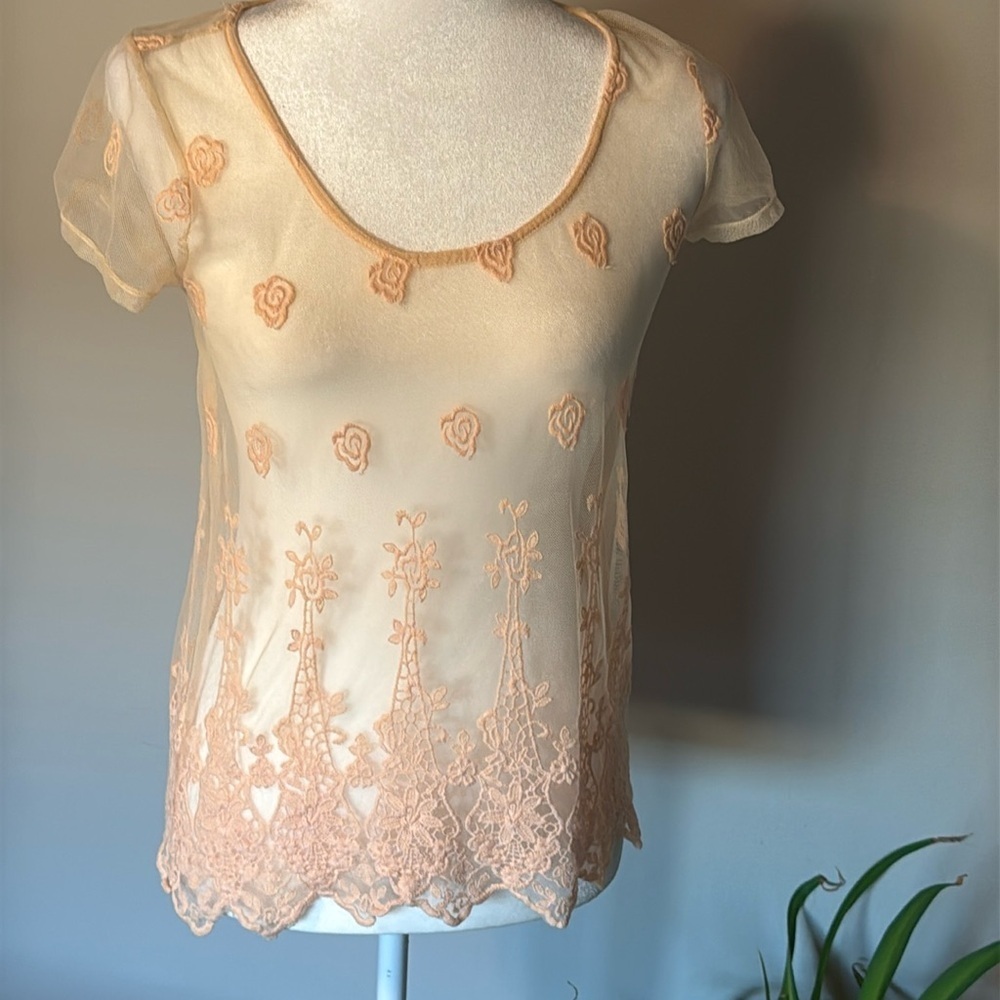 Coquette Mesh T shirt SZ S Floral embroidered scalloped hem Peach sheer festival